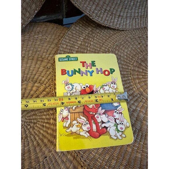 The Bunny Hop (Sesame Street): An Easter Board Book for Babies and ToddlersBook - Picture 4 of 11